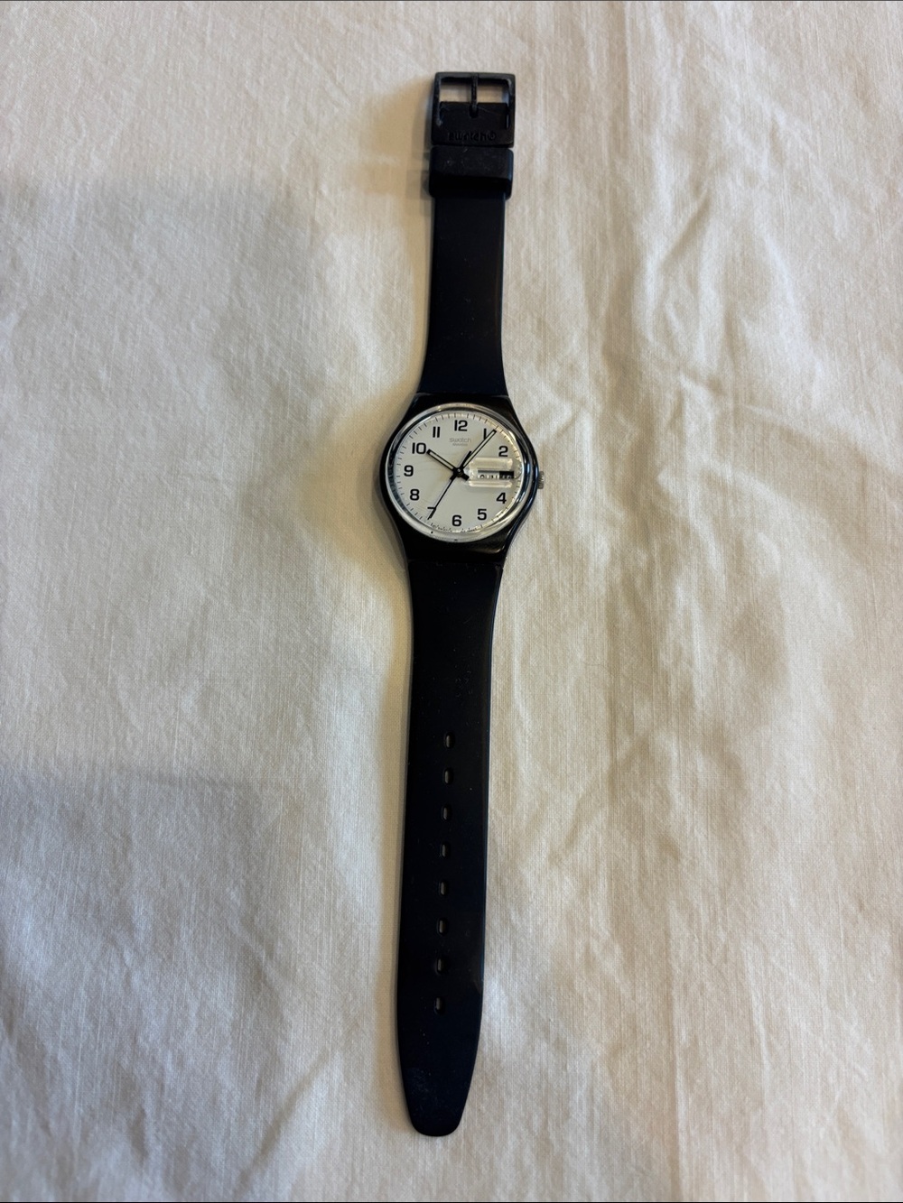 Classic Black Silicone Strap Men's Watch with White Dial